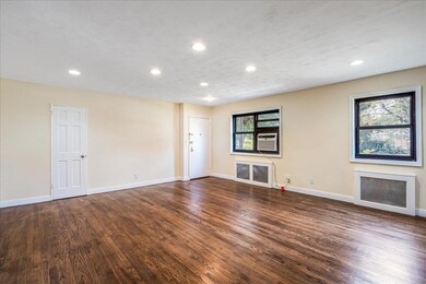 16-37 Utopia Pkwy unit 2-33, Whitestone, NY 11357 - photo 4