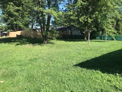 1079 Dutchman Ln, Seymour, IN 47274 - photo 4