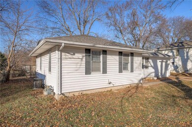 9410 Palmer Ave, Kansas City, MO 64138 - photo 3