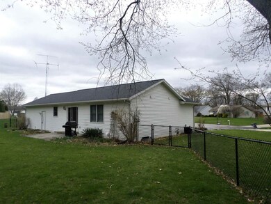 22742 Chestnut Ln, Goshen, IN 46528 - photo 6