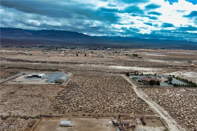 Drone / aerial view featuring a mountain view