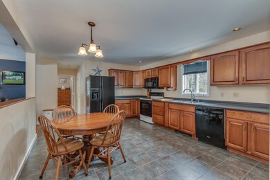 913 Pine St, Contoocook, NH 03229 - photo 2