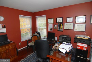 9806 Snowden Rd, Laurel, MD 20708 - photo 6