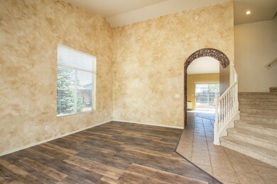 05_Front Room3