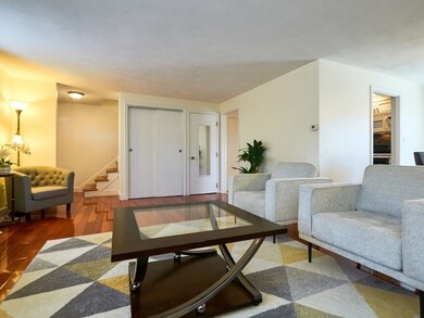 723 Hammond St unit 723, Chestnut Hill, MA 02467 - photo 3