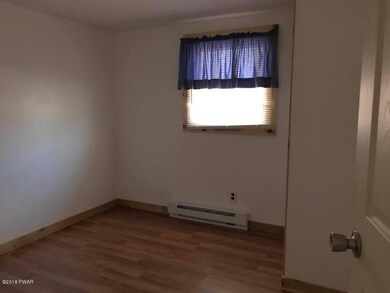 122 Penn Ct, Dingmans Ferry, PA 18328 - photo 5