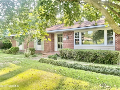 807 Vernon Dr, Jacksonville, NC 28540 - photo 3