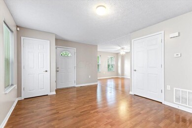 05-Front Entrance_Dining