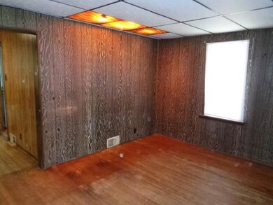 2046 E Grand Ave, Des Moines, IA 50317 - photo 5