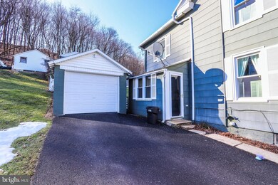 624 S 4th St, Newport, PA 17074 - photo 4