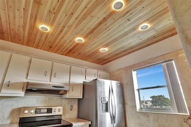 Wincast Arms North Condominiums unit 421, Deerfield Beach, FL 33064 - photo 3