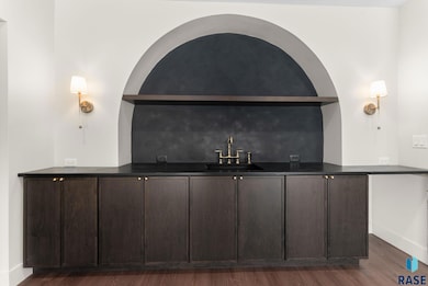 8309 E Sheridan Cir, Sioux Falls, SD 57110 - photo 3