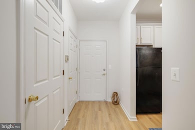 150 Chevy Chase St unit 102, Gaithersburg, MD 20878 - photo 2