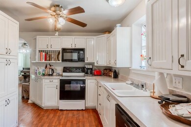 304 Soward Ave, Weatherford, TX 76086 - photo 5