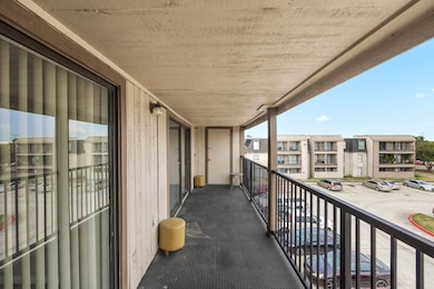 Plaza Verde D35 is located in the North Village Green condo community. This unit offers a full length balcony with storage closet, accessible from both the living and primary bedroom.