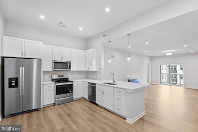 Potomac Station - Gatherings unit 403, Leesburg, VA 20176 - photo 2