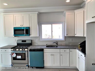 42 Gansevoort Blvd, Staten Island, NY 10314 - photo 4