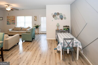 7488 Knoll Hollow Rd, Lithonia, GA 30058 - photo 5