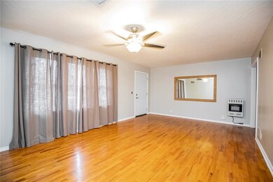 704 NW A St, Bentonville, AR 72712 - photo 6