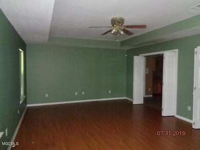 109 N Lewis Cir, Picayune, MS 39466 - photo 4