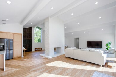 602 S Clear Creek Dr, Friendswood, TX 77546 - photo 7