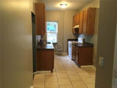 329 N 2nd St, Allentown, PA 18102 - photo 4