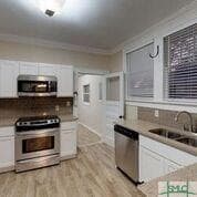 731 E Henry St unit upstairs, Savannah, GA 31401 - photo 2