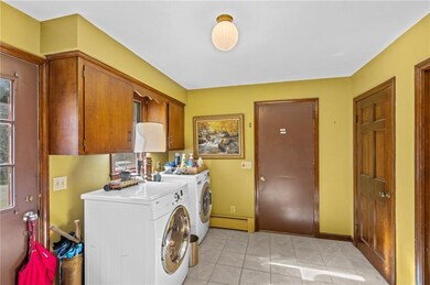 Breezeway/laundry