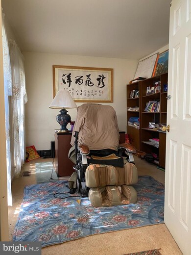 9311 Copernicus Dr, Lanham, MD 20706 - photo 4