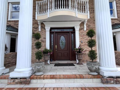 A truly Grand entrance leads to a spectacular entry foyer!