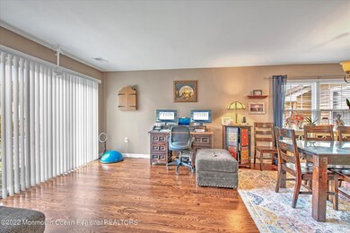 07-LIVING ROOM
