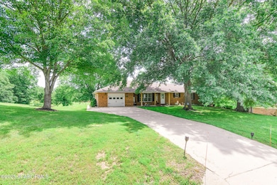 3609 Shamrock Rd-02