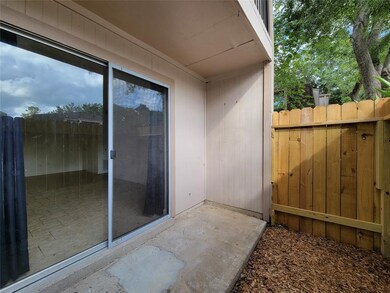 821 E House St unit 203, Alvin, TX 77511 - photo 7