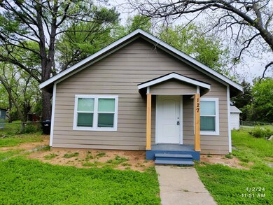 127 E Prospect St, Denison, TX 75021 - photo 2