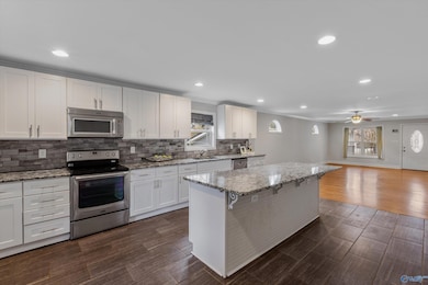 1504 Humes Ave NE, Huntsville, AL 35801 - photo 5