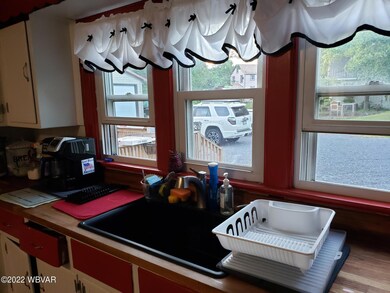 Kitchen-deep sink