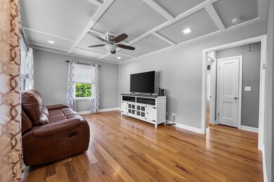 305 Charlotte Dr, Shelbyville, TN 37160 - photo 4