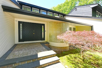 12 Deanna Ct, Dix Hills, NY 11746 - photo 6