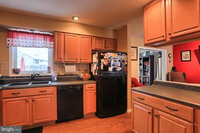 208 Mentzer Ave, New Holland, PA 17557 - photo 7