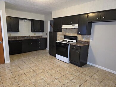 2822 Wedgewood Rd, Des Moines, IA 50317 - photo 5