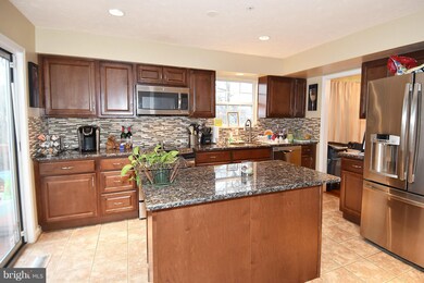 1009 Consideration Ln, Hyattsville, MD 20785 - photo 7