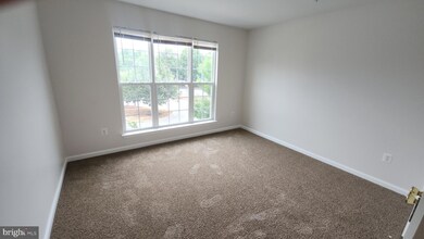 103 Swallow Pointe Ct, Frederick, MD 21702 - photo 5