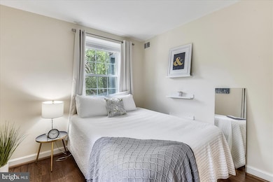 3057 S Buchanan St unit B1, Arlington, VA 22206 - photo 6