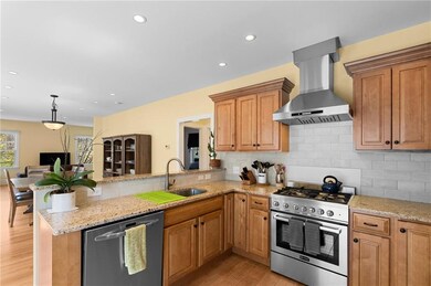 29 Elmway St unit 1, Providence, RI 02906 - photo 3