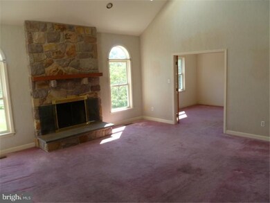 150 Barton Dr, Spring City, PA 19475 - photo 2