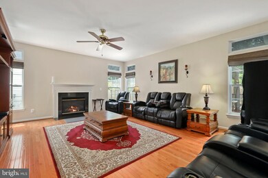 8073 Towering Oak Way, Manassas, VA 20111 - photo 6