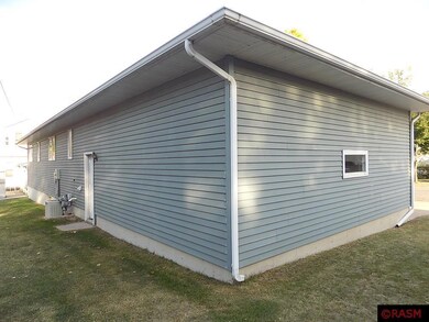 610 610 N 10th St, New Ulm, MN 56073 - photo 5