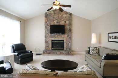 13537 Pulaski Dr, Hagerstown, MD 21742 - photo 5