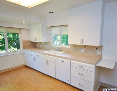 938 S Orange Grove Blvd unit B, Pasadena, CA 91105 - photo 7