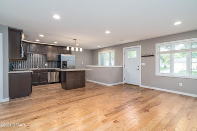 1423 S 18th St, Grand Forks, ND 58201 - photo 3